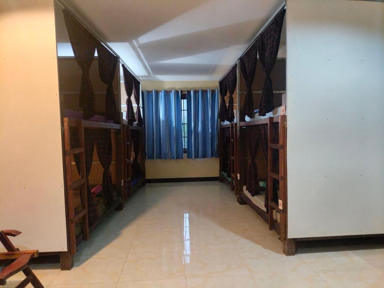 Blue Diamond Hostel Battambang Dış mekan fotoğraf