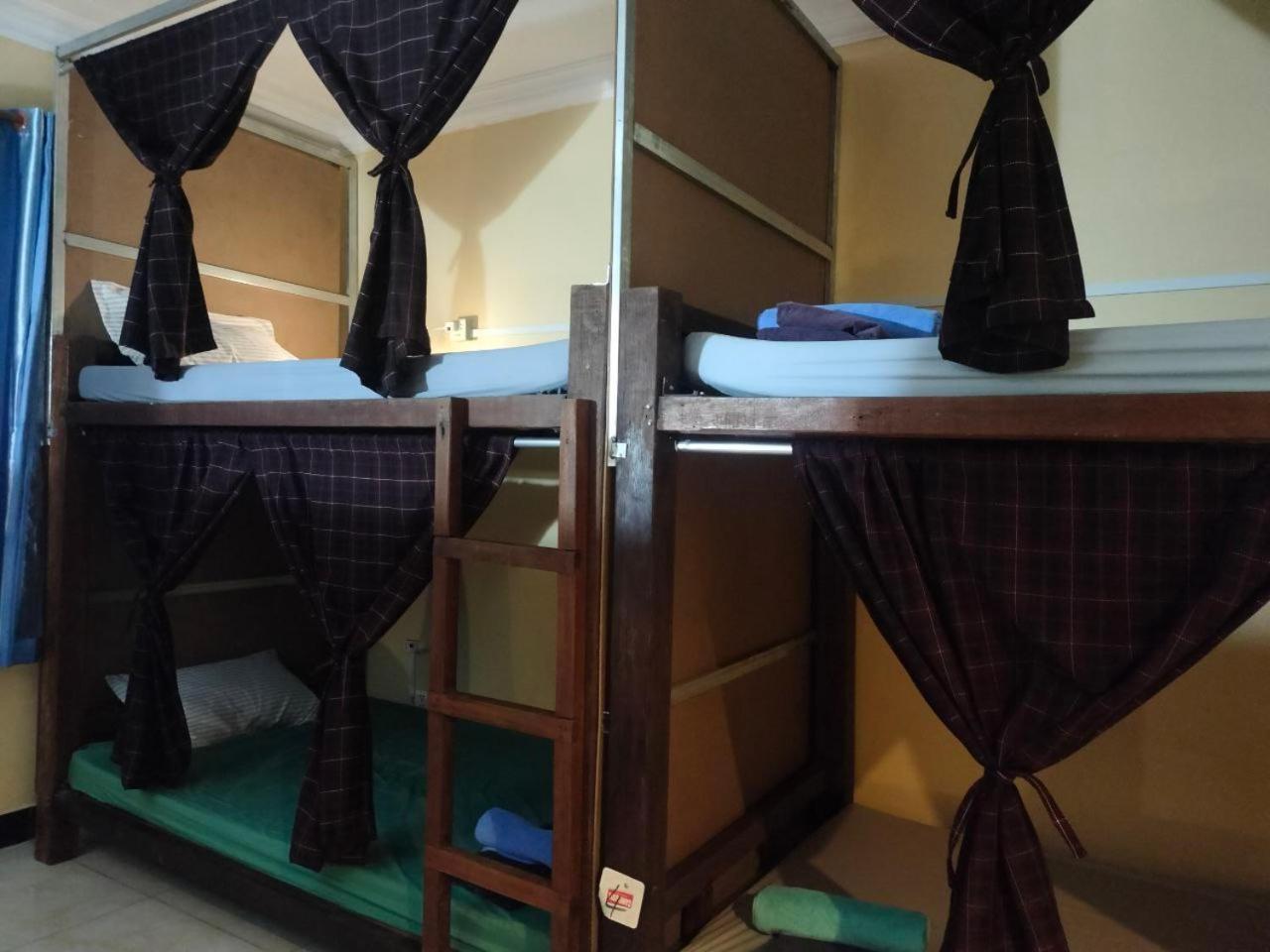 Blue Diamond Hostel Battambang Dış mekan fotoğraf