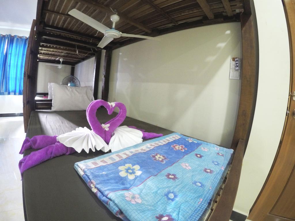 Blue Diamond Hostel Battambang Dış mekan fotoğraf