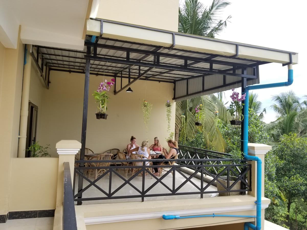 Blue Diamond Hostel Battambang Dış mekan fotoğraf