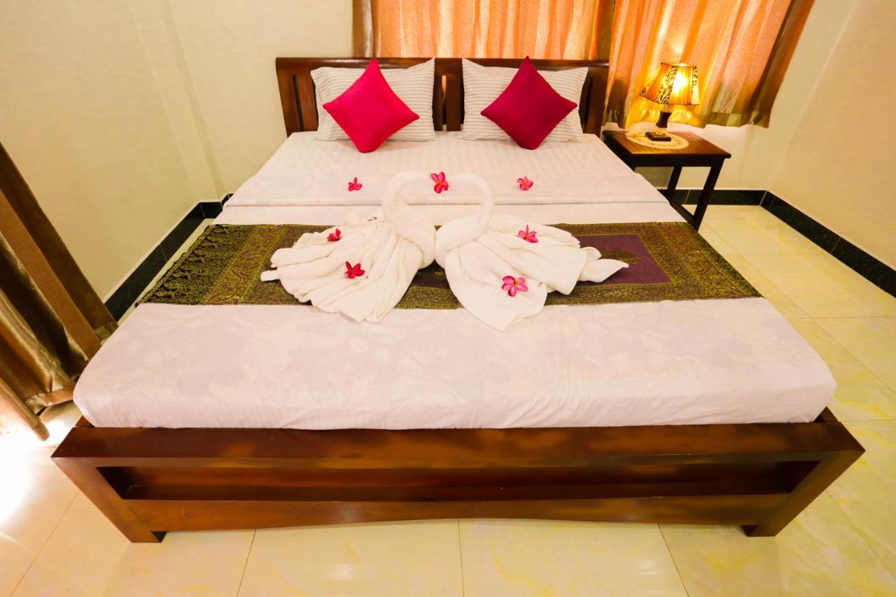 Blue Diamond Hostel Battambang Dış mekan fotoğraf