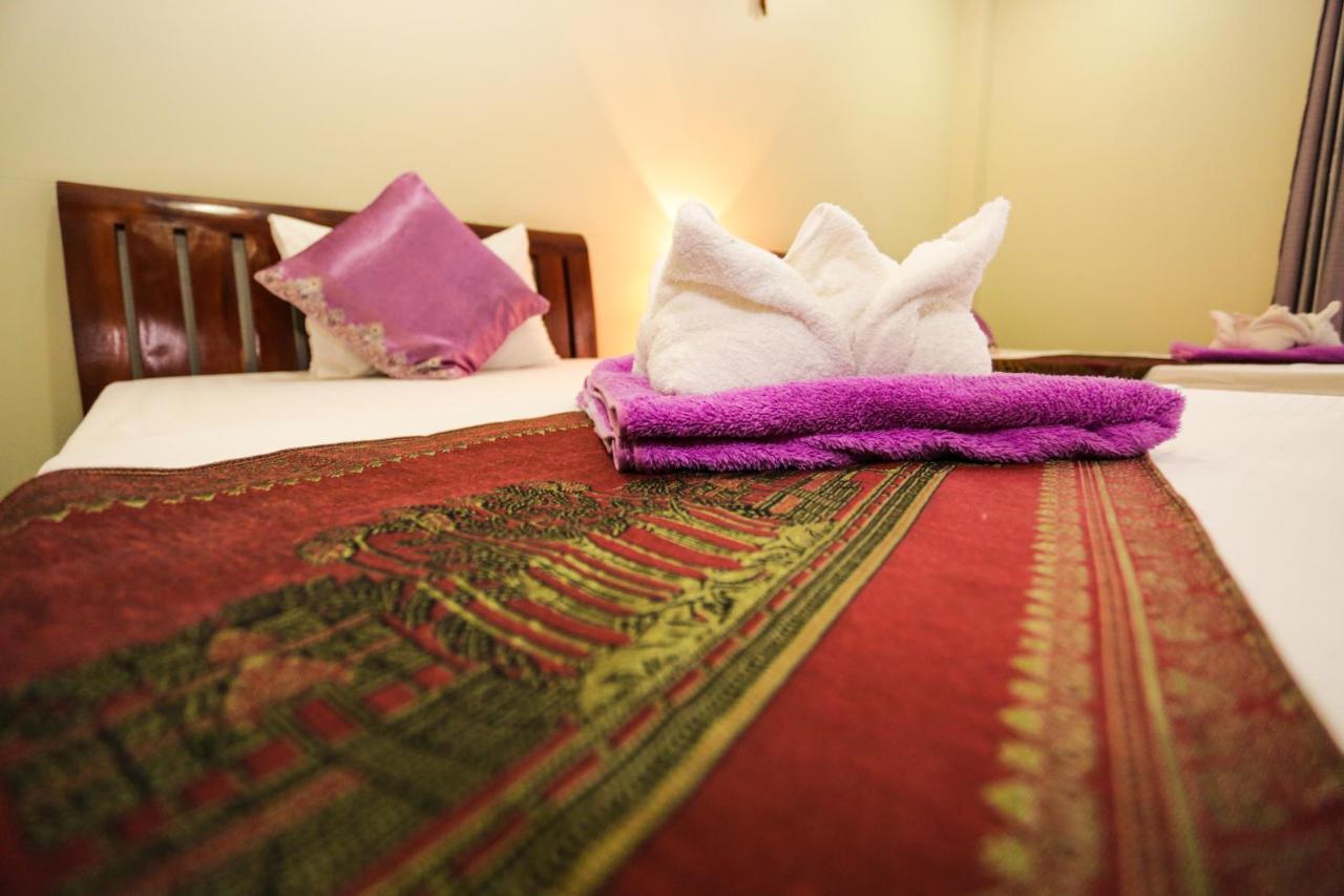 Blue Diamond Hostel Battambang Dış mekan fotoğraf