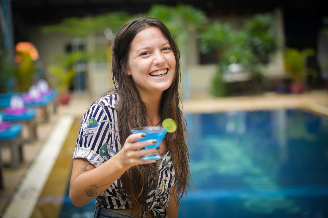 Blue Diamond Hostel Battambang Dış mekan fotoğraf