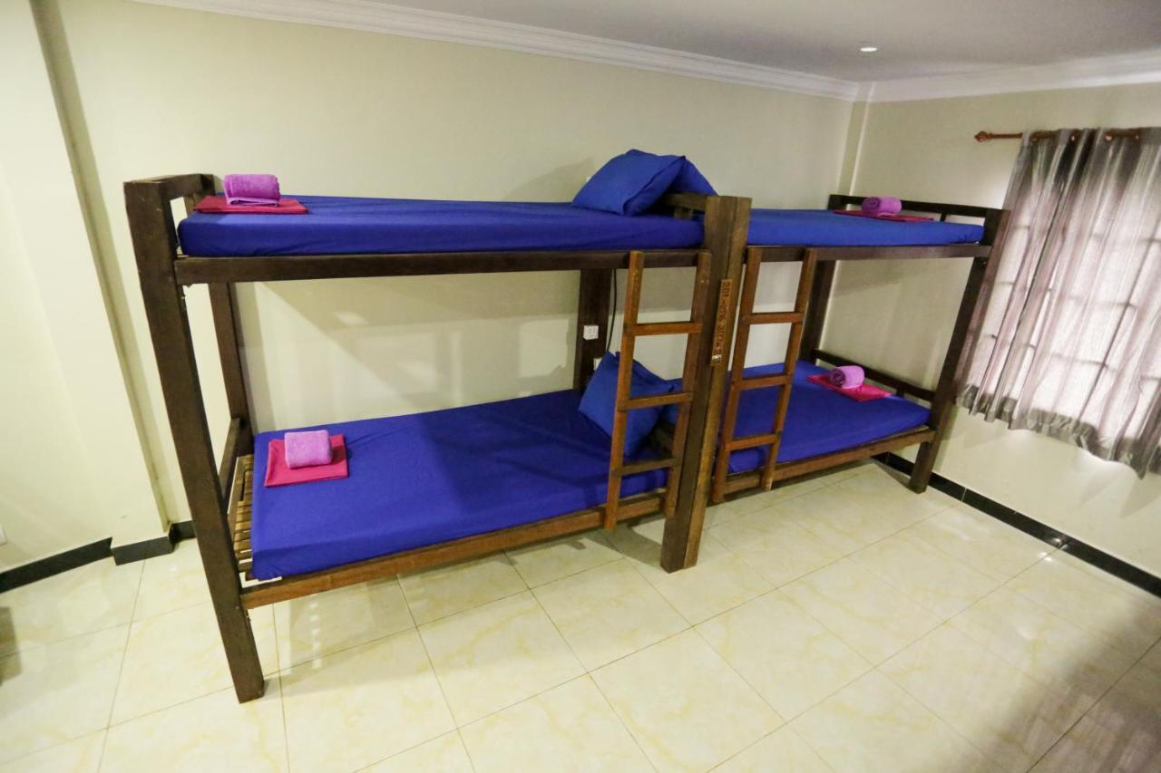 Blue Diamond Hostel Battambang Dış mekan fotoğraf